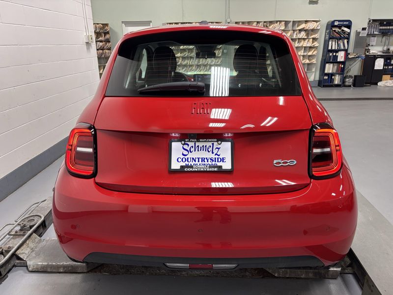 New 2024 Fiat 500e Inspi(red)Image 24