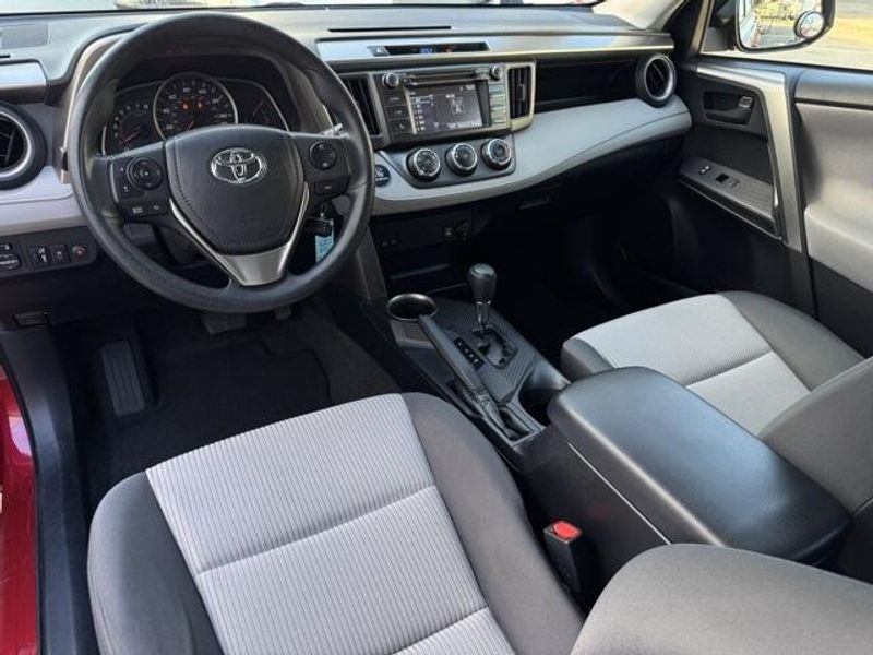 2014 Toyota RAV4 Image 2