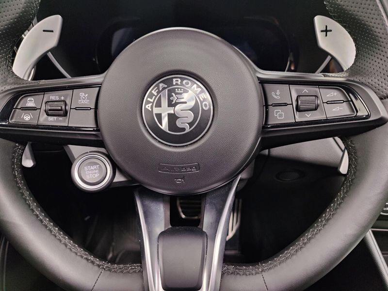 Used 2025 Alfa Romeo Giulia Veloce Premium AWD w/SunroofImage 31