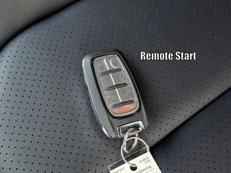New 2027 Chrysler Pacifica Select