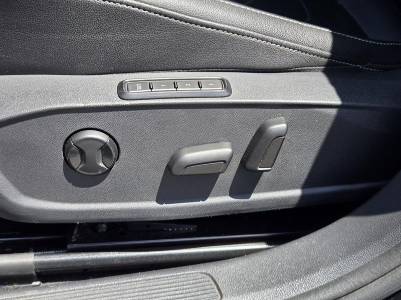 Used 2019 Volkswagen Jetta SEL Premium