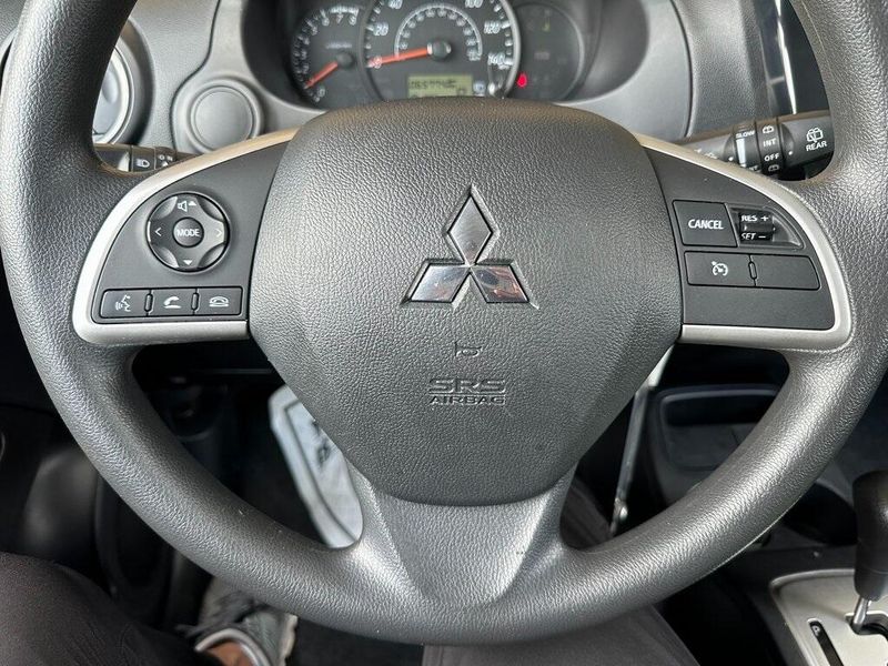 2023 Mitsubishi Mirage ESImage 3