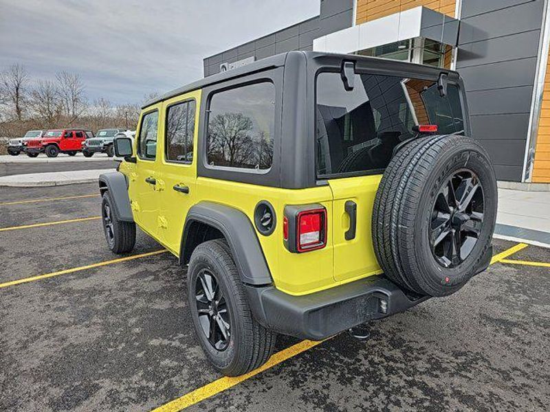 2023 Jeep Wrangler Unlimited Sport Altitude photo 11