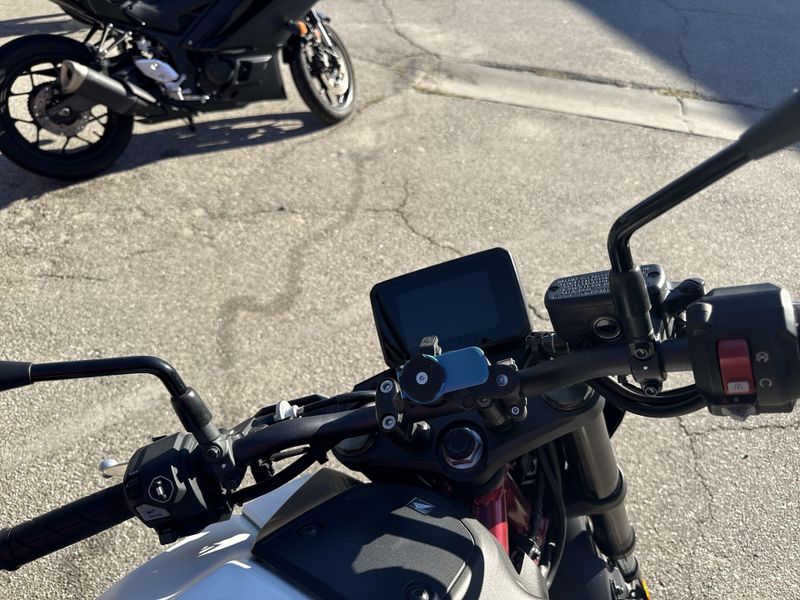 Used 2025 Honda CB750 HORNET Image 12