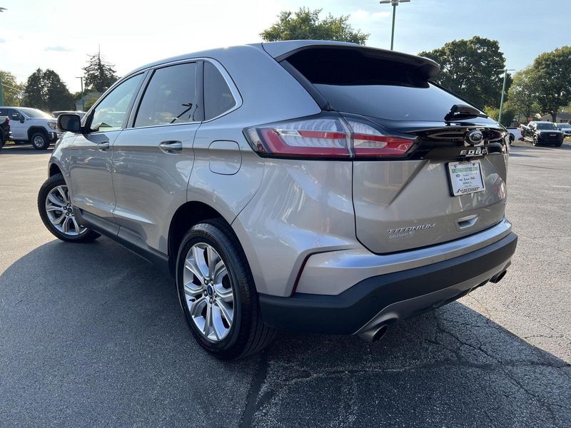 2022 Ford Edge Titanium photo 7