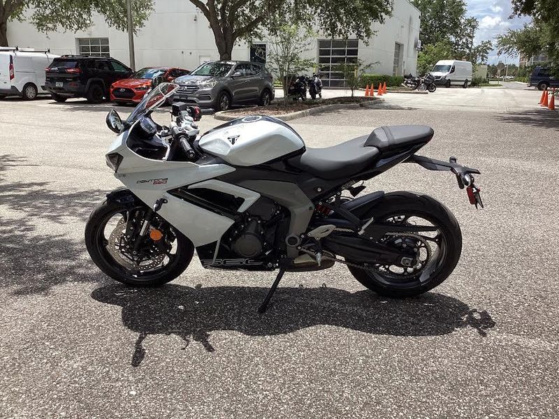 2025 Triumph Daytona 660