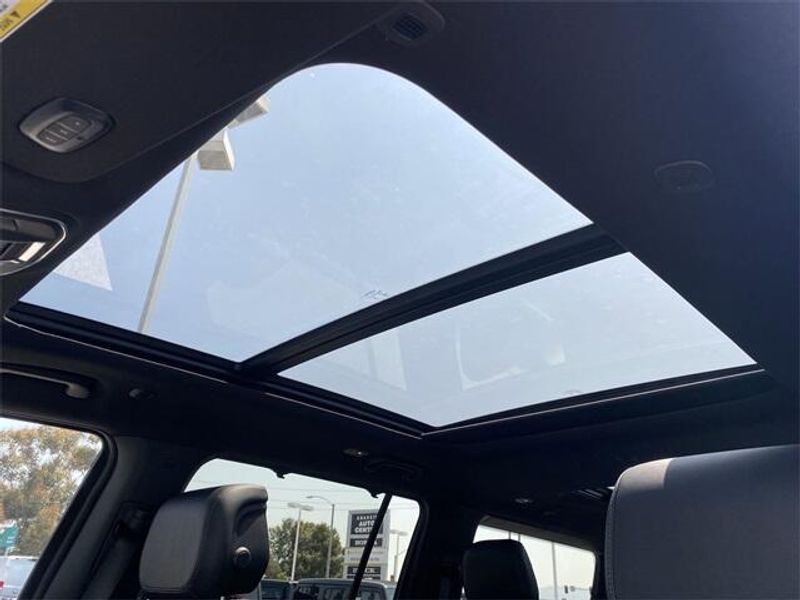 2024 Wagoneer Wagoneer Carbide 4x2Image 18