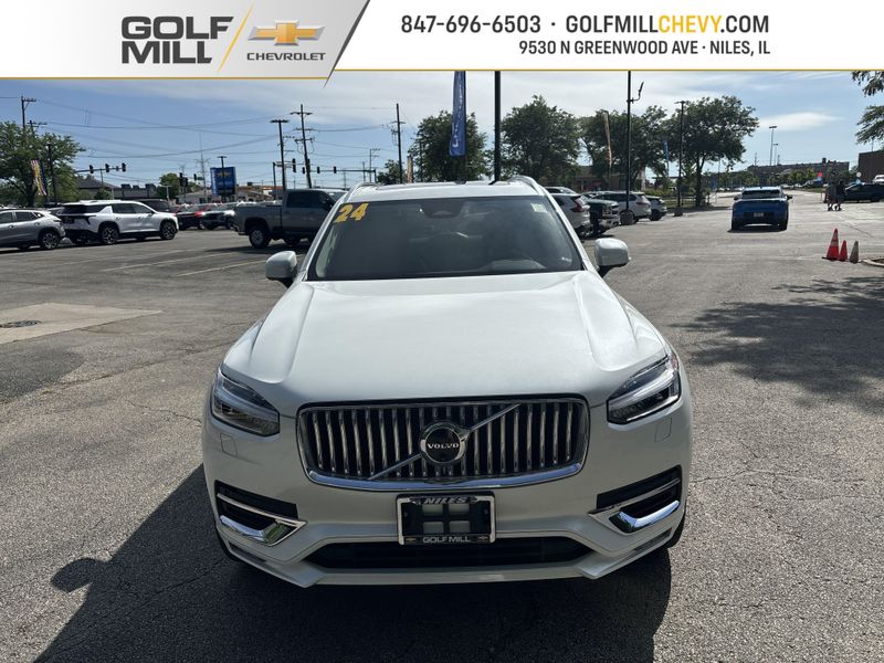 2024 Volvo XC90 AWD Plus photo 2