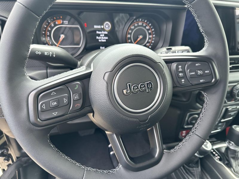 2025 Jeep Wrangler 2-door RubiconImage 15