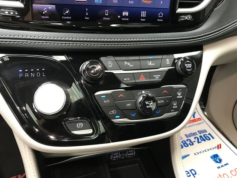 2023 Chrysler Pacifica LimitedImage 7