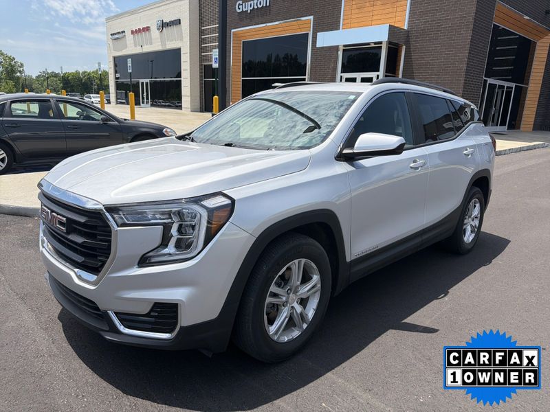 Used 2022 GMC Terrain SLEImage 1