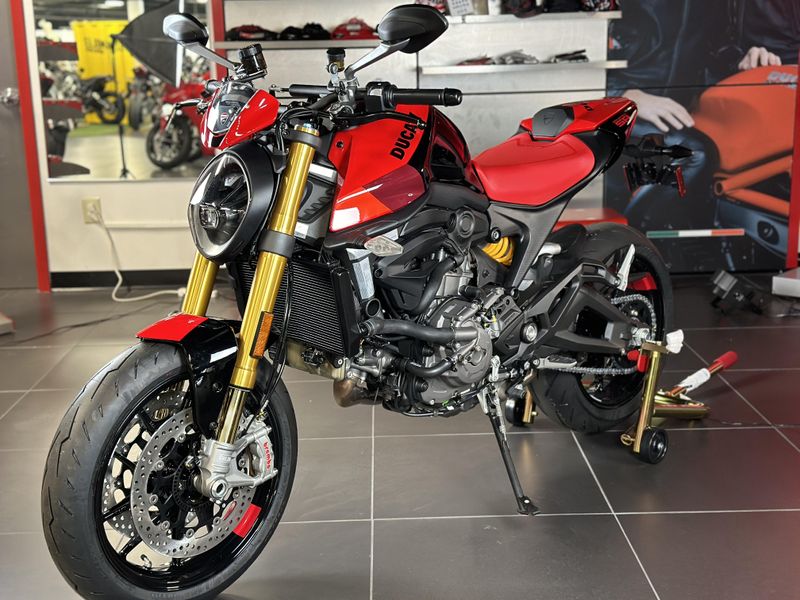 2025 Ducati MONSTER SPImage 3