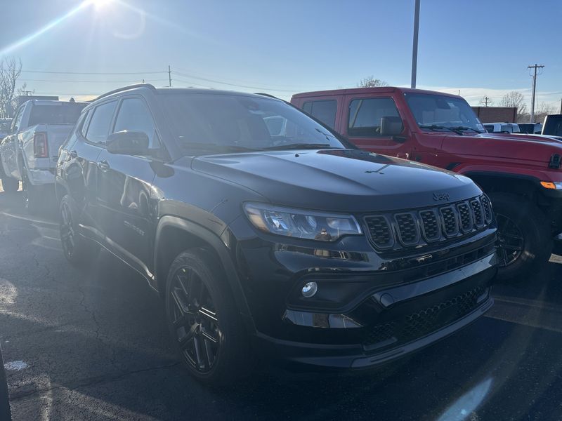 New 2026 Jeep Compass Latitude Altitude 4x4Image 3