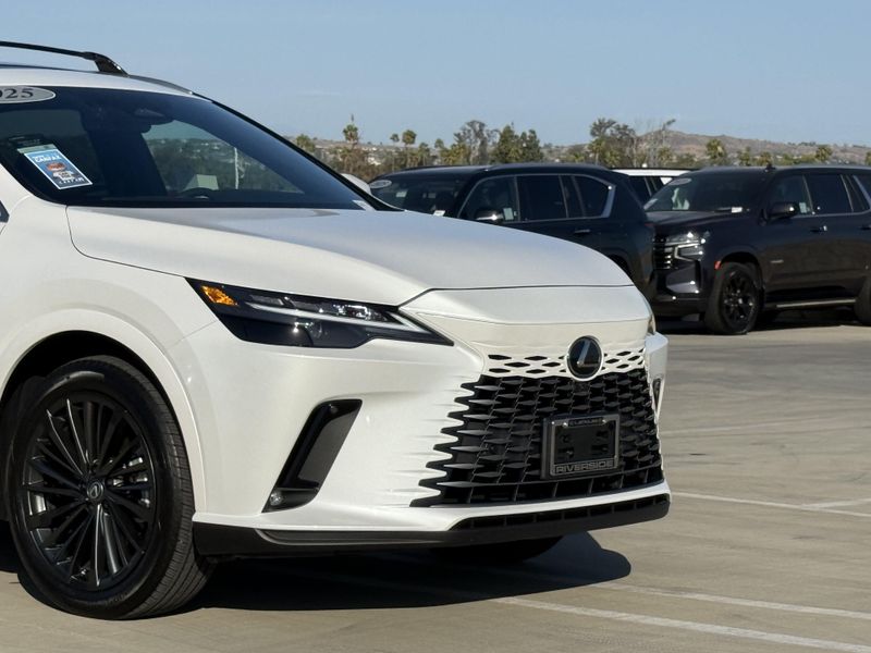 Used 2025 Lexus RX 350h PremiumImage 3
