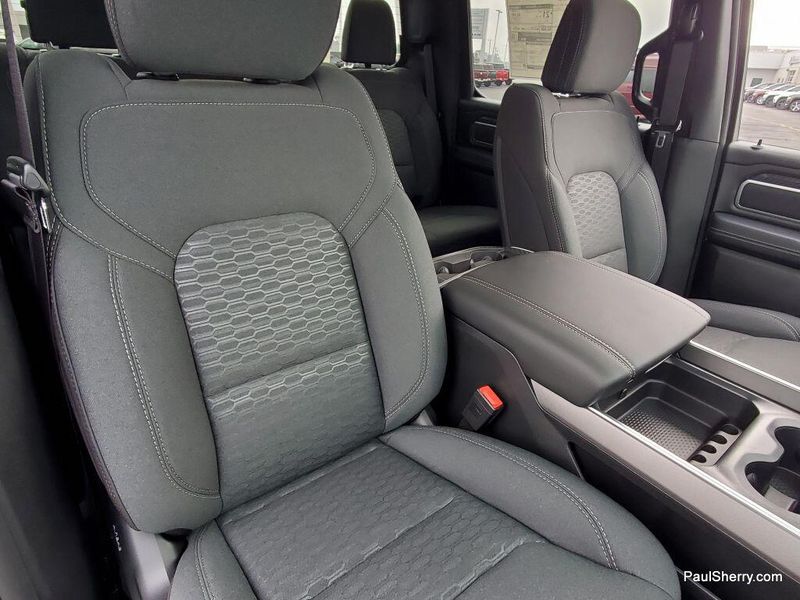 2025 RAM 1500 Big Horn Crew Cab 4x4 5