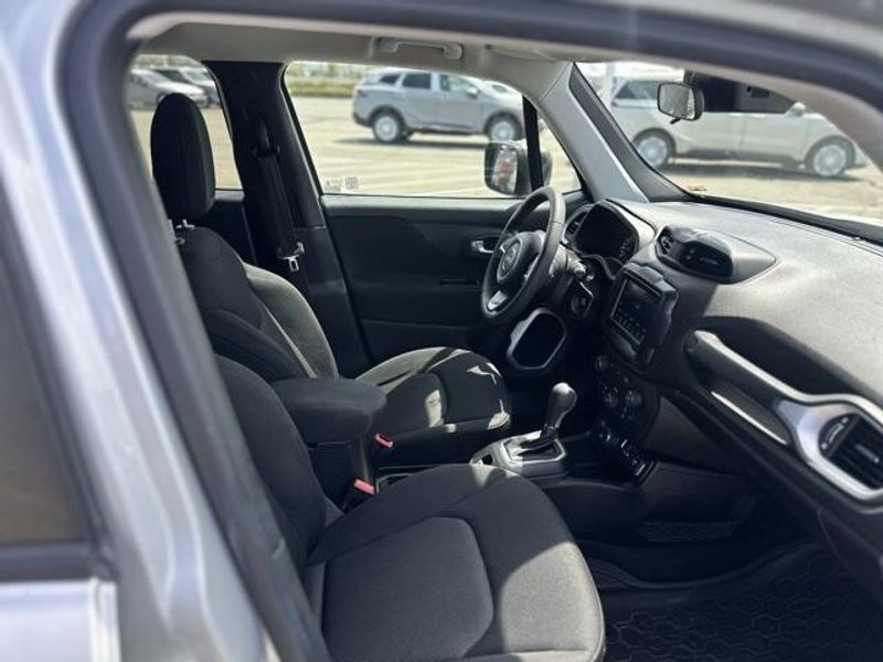 Used 2018 Jeep Renegade SportImage 10