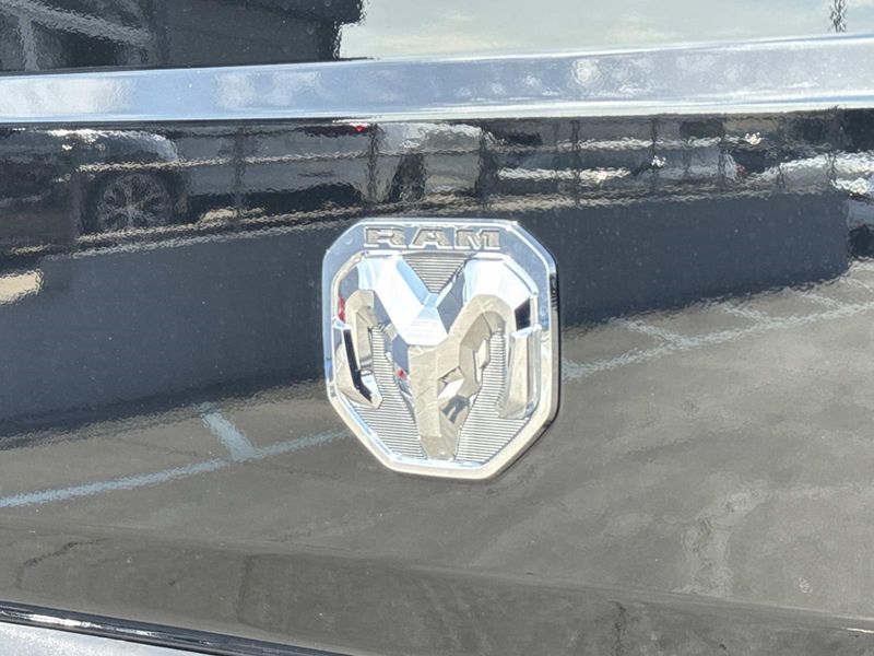 New 2026 RAM Promaster 1500 Slt Cargo Van High Roof 136' Wb