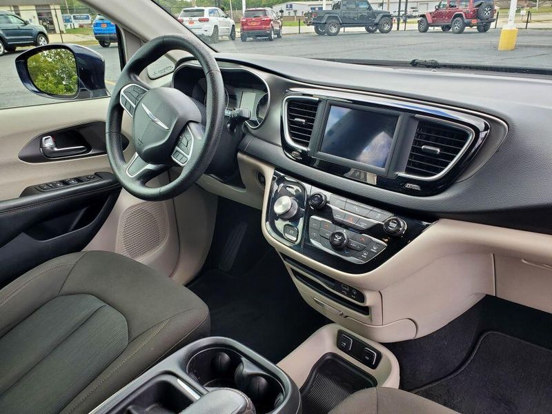 Used 2020 Chrysler Pacifica TouringImage 17