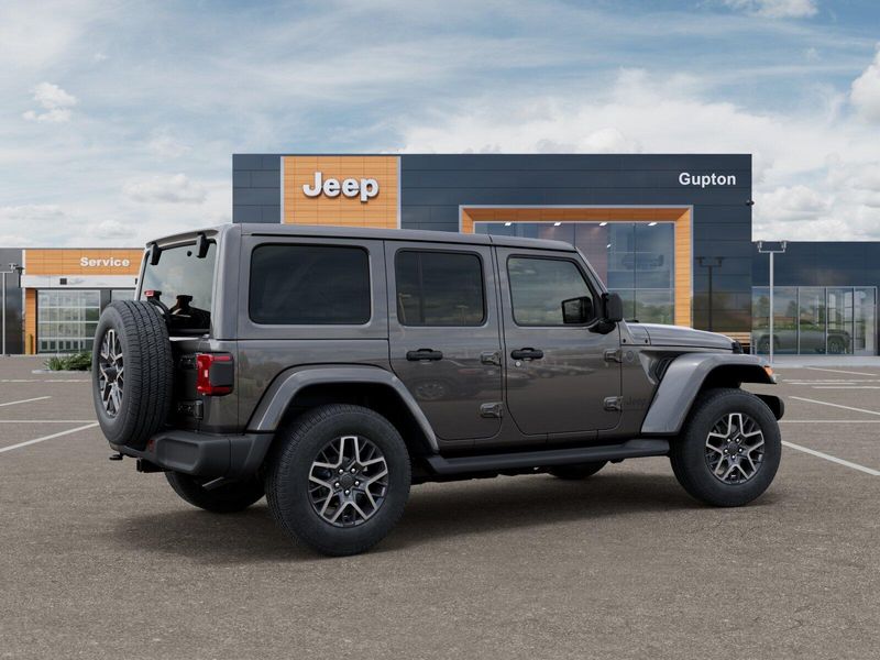 New 2026 Jeep Wrangler 4-door SaharaImage 30