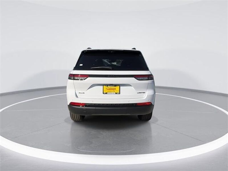 New 2025 Jeep Grand Cherokee Limited 4x4Image 7