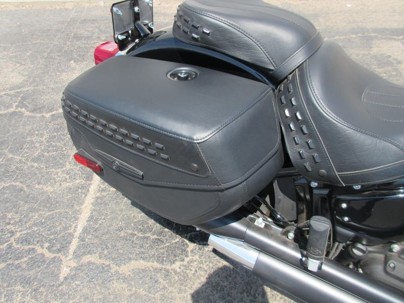 USED 2023 HARLEY SOFTAIL HERITAGE SOFTAIL CLASSIC 114 Image 11