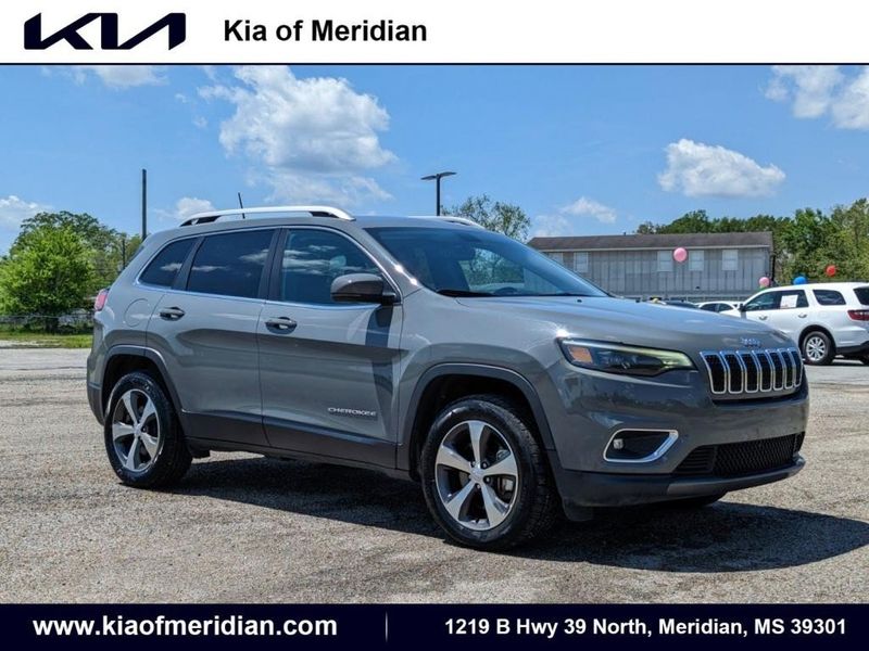 2020 Jeep Cherokee Limited in a GRAY exterior color. Johnson Dodge 601-693-6343 pixelmotiondemo.com 