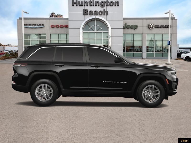 2025 Jeep Grand Cherokee Laredo X 4x2Image 9