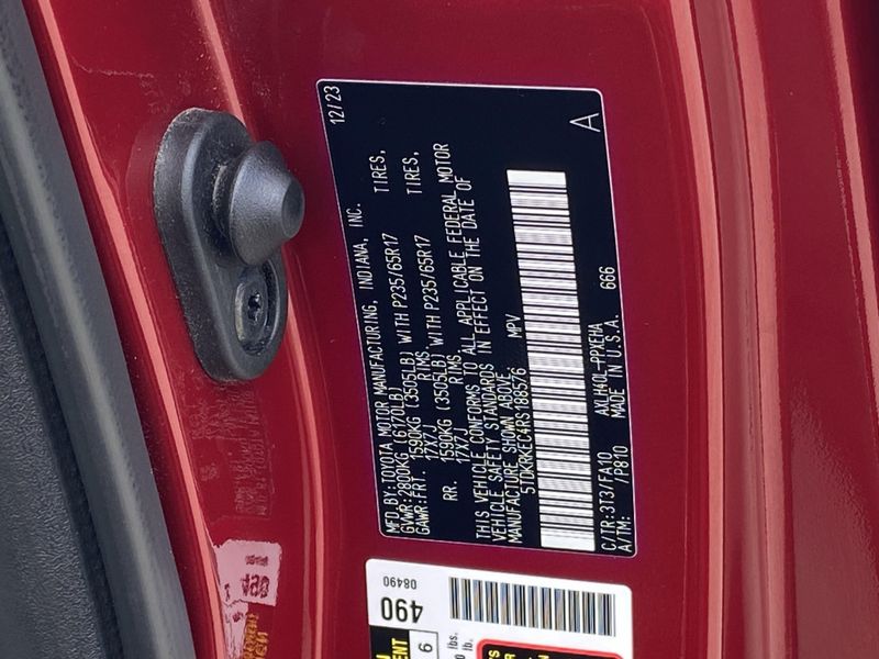 2024 Toyota Sienna LEImage 32