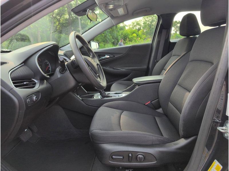 2023 Chevrolet Malibu LTImage 10