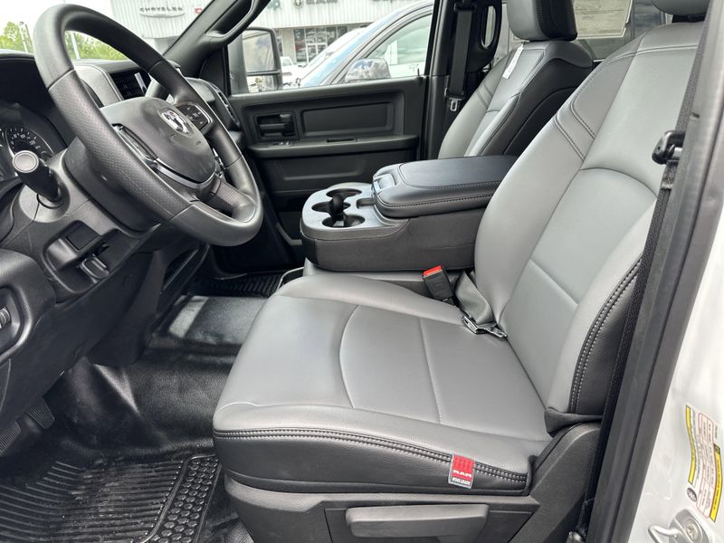 2025 RAM 2500 Tradesman Crew Cab 4x4 8