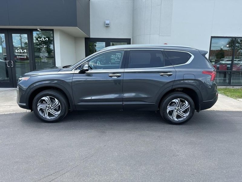 Used 2023 Hyundai Santa Fe SELImage 8