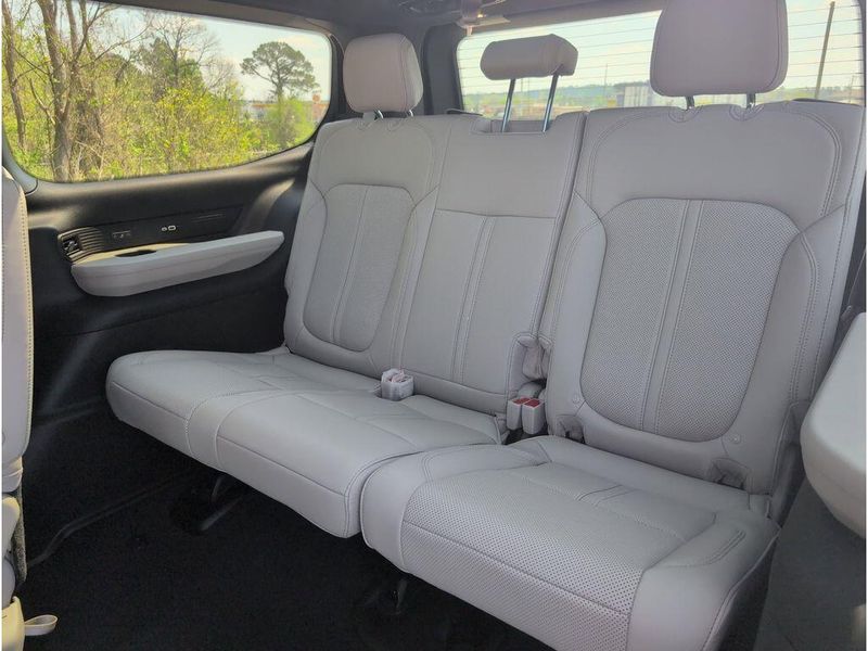 2026 Jeep Grand Wagoneer Limited Reserve 4x4Image 31