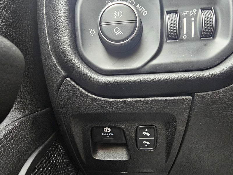 2025 RAM 1500 Big HornImage 15