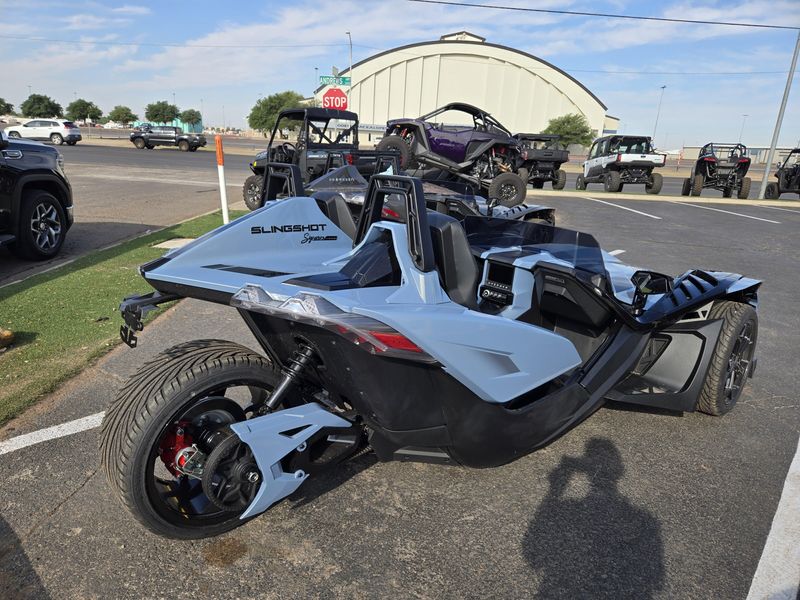 NEW 2026 POLARIS SLINGSHOT SIGNATURE EDITION AUTODRIVE Image 5