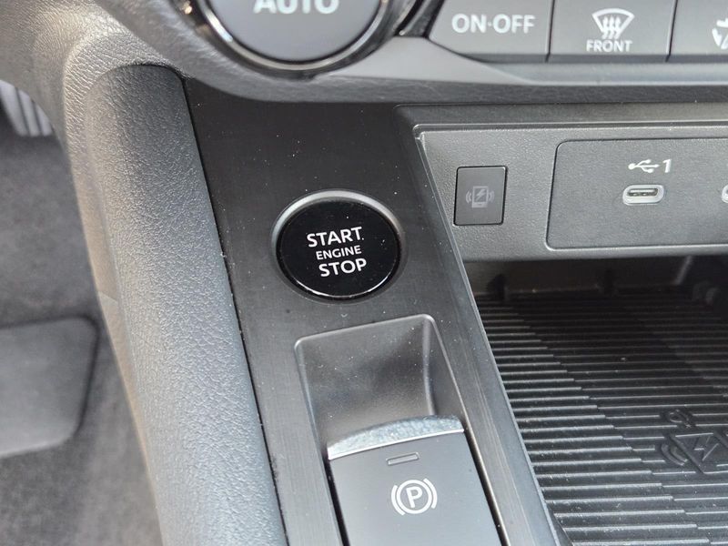 Used 2026 Nissan Kicks SV FWD