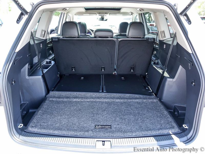 2024 Volkswagen Atlas SEL photo 21
