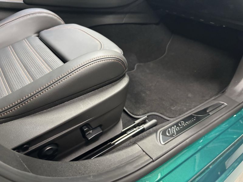 New 2025 Alfa Romeo Giulia Intensa AwdImage 7