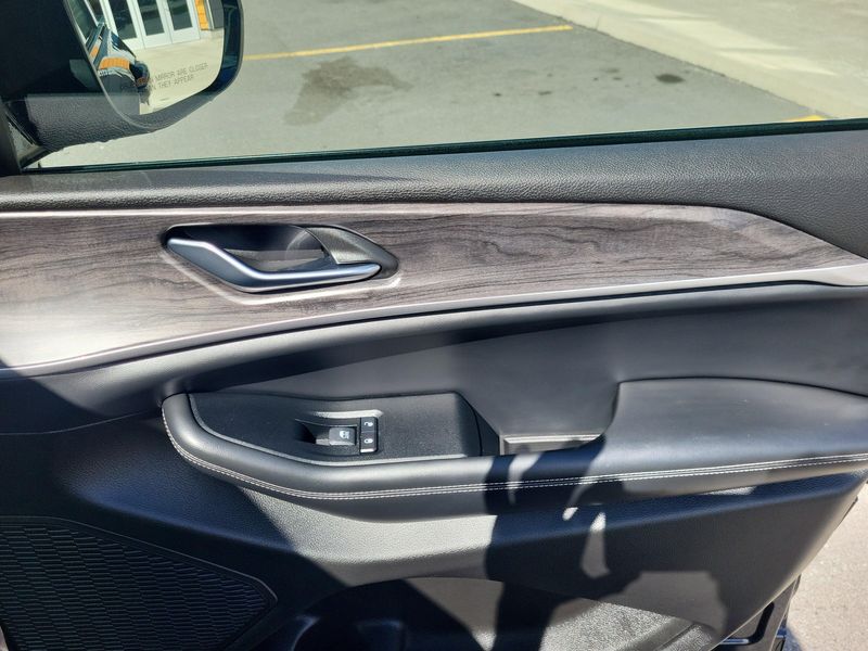 Used 2024 Jeep Grand Cherokee L LimitedImage 17