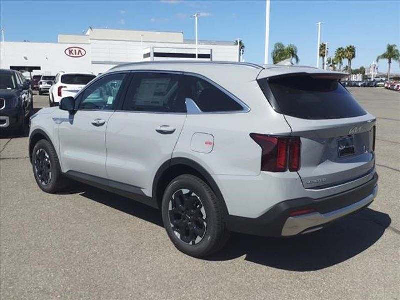 2025 Kia Sorento SImage 4