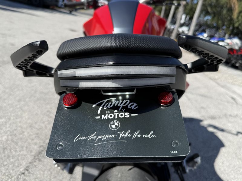 2024 BMW F 900 R Low