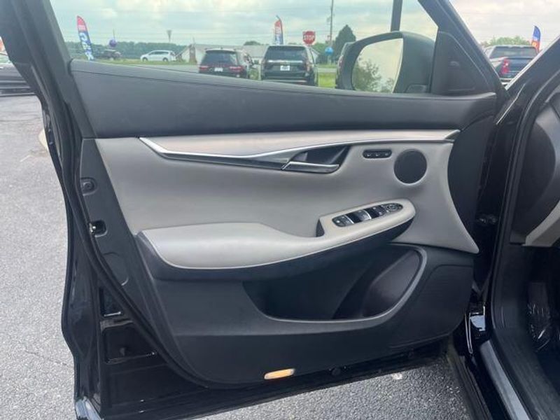 2023 INFINITI QX50 Luxe