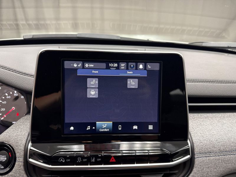 New 2025 Jeep Compass Latitude 4x4Image 12