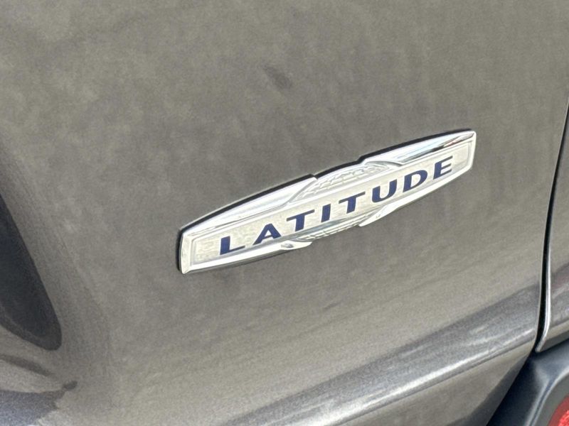 Used 2019 Jeep Cherokee Latitude Plus FWD