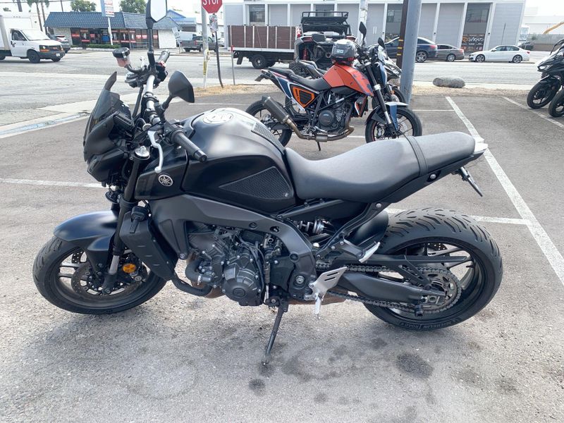 Used 2022 Yamaha MT-09 Image 12