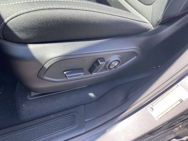 New 2026 Jeep Grand Cherokee L Laredo 4x2