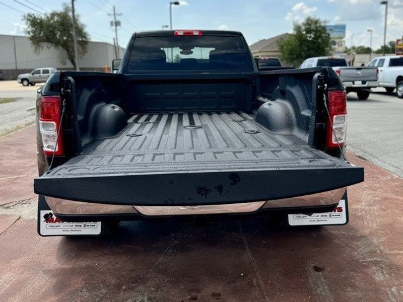 2024 RAM 3500 Tradesman Crew Cab 4x4 8