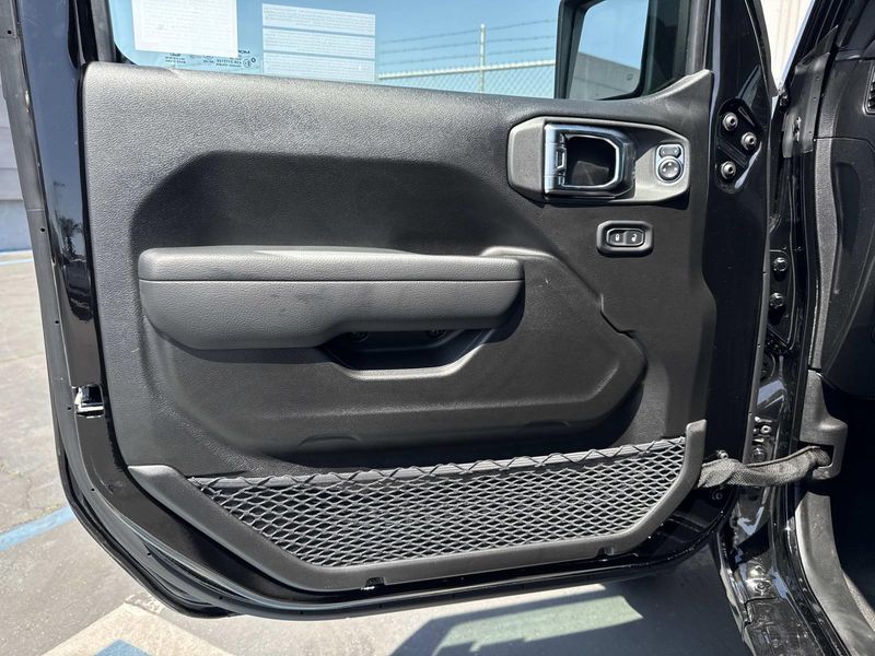 New 2026 Jeep Gladiator Sport S 4x4