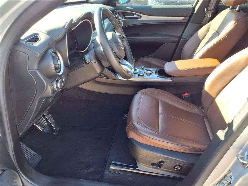 Used 2024 Alfa Romeo Stelvio TiImage 13
