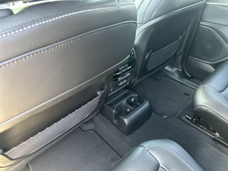 New 2025 Jeep Grand Cherokee L Limited 4x4Image 18