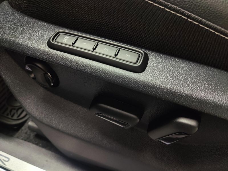 Used 2024 Volkswagen Tiguan AWD SEL R-Line w/Sunroof/NavImage 22